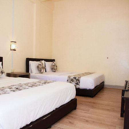 Myra Hotel Мерсинг Экстерьер фото