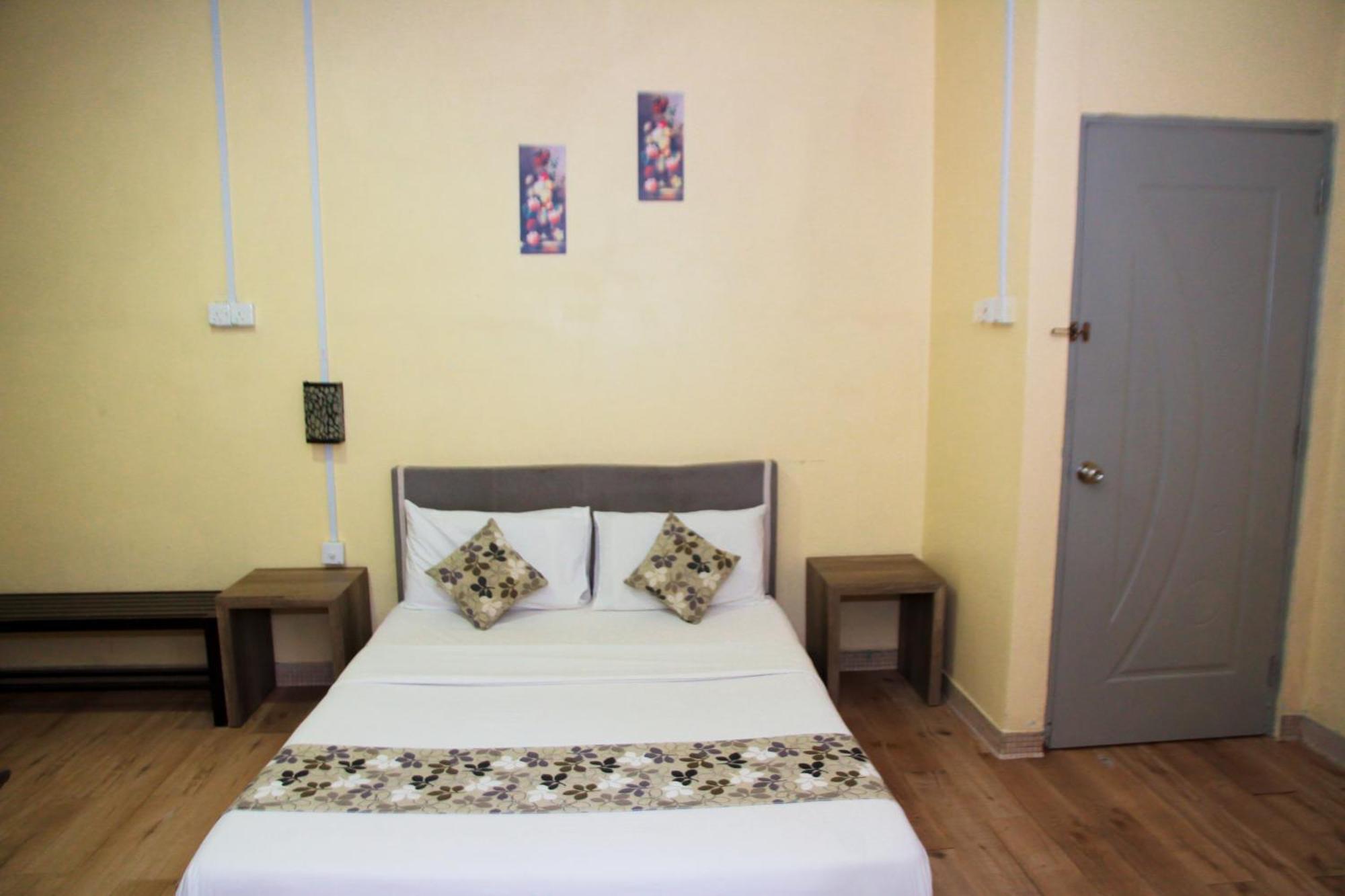 Myra Hotel Мерсинг Экстерьер фото